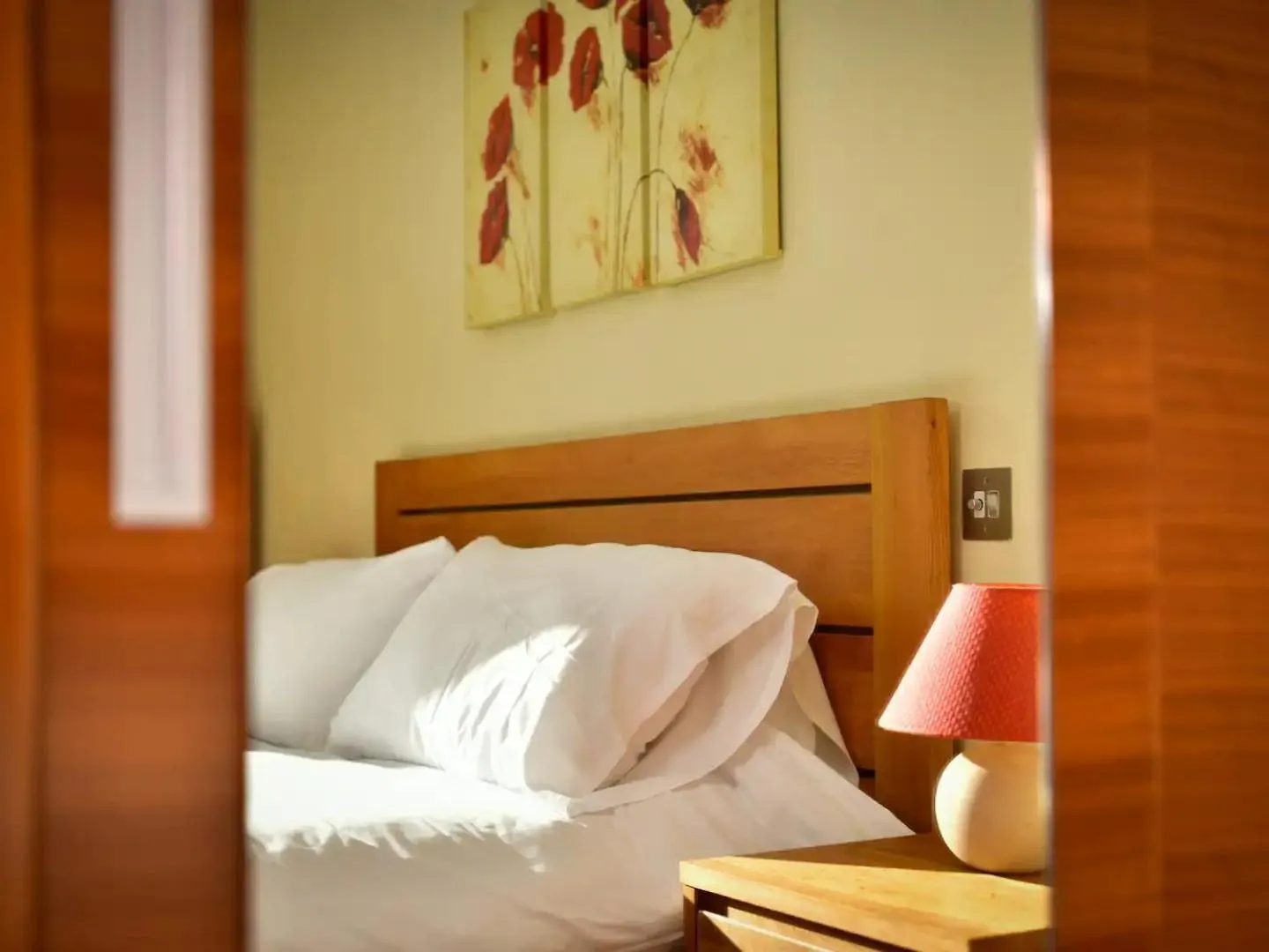 Pass The Keys Perfectly Located Apartment Cardiff