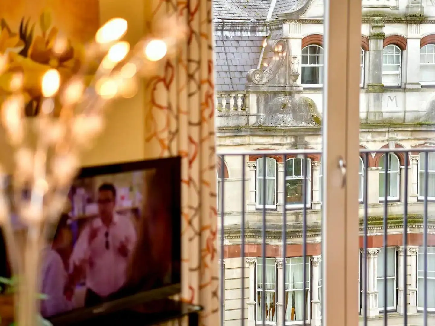 Pass The Keys Perfectly Located Apartment Cardiff