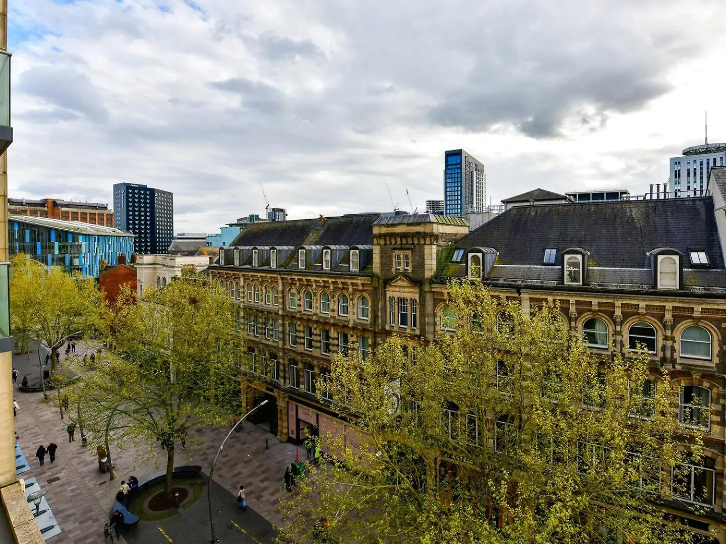 Pass The Keys Perfectly Located Apartment Cardiff
