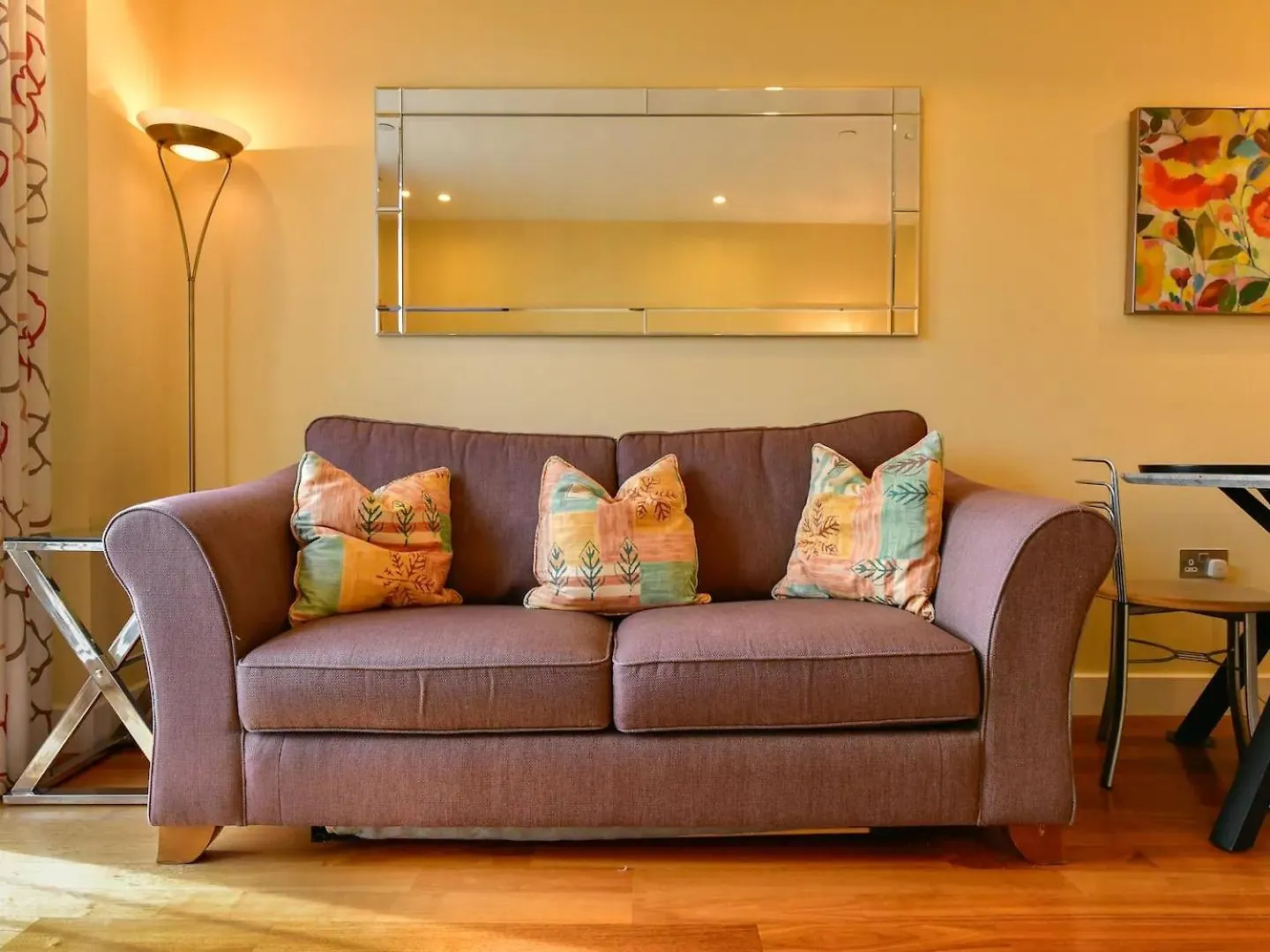 Pass The Keys Perfectly Located Apartment Cardiff